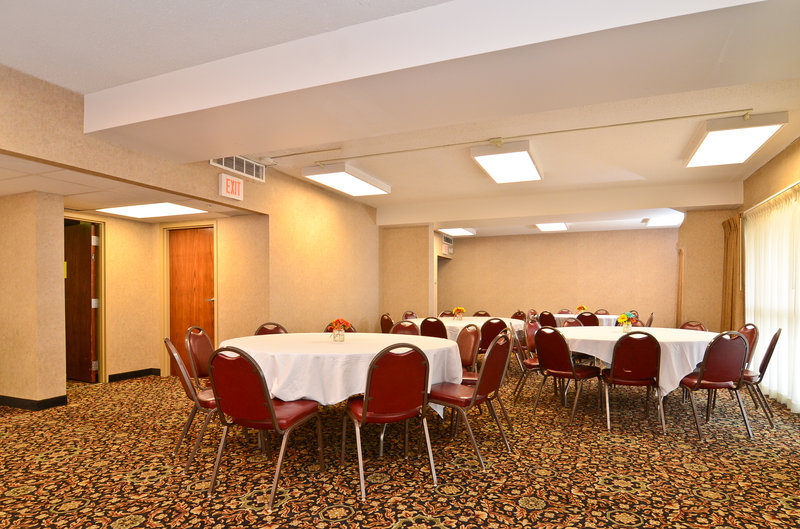 Best Western Plus-Kelly Inn - Omaha, NE