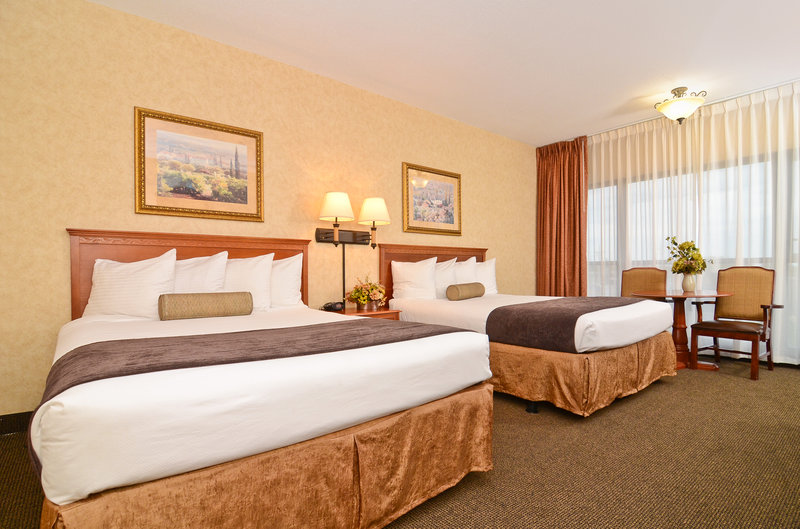 Best Western Plus-Kelly Inn - Omaha, NE