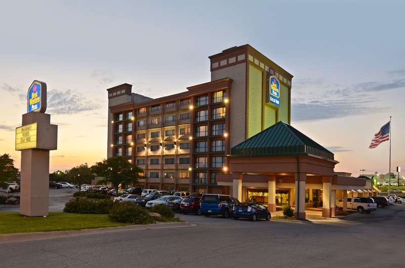 Best Western Plus-Kelly Inn - Omaha, NE