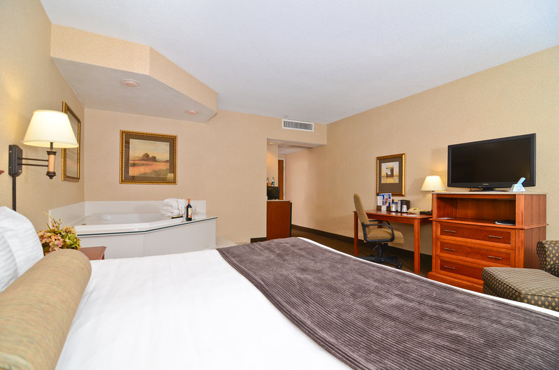 Best Western Plus-Kelly Inn - Omaha, NE