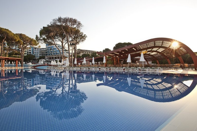 CORNELIA DE LUXE RESORT | ILERIBASI MEVKII 14512 07500 /BELEK | +90 242 715 25 00