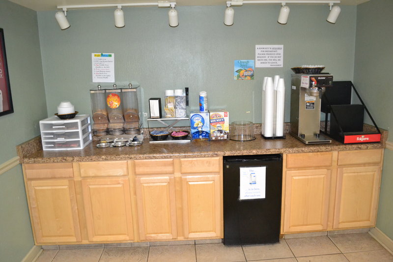 Econo Lodge Space Center - Cocoa, FL