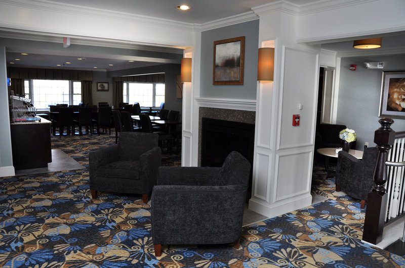 Holiday Inn Express & Suites MERRIMACK - Merrimack, NH