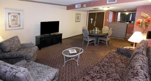 Wyndham El Paso Airport Hotel And Water Park - El Paso, TX