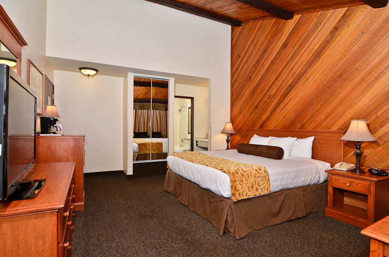 Best Western Plus Tree House - Mount Shasta, CA