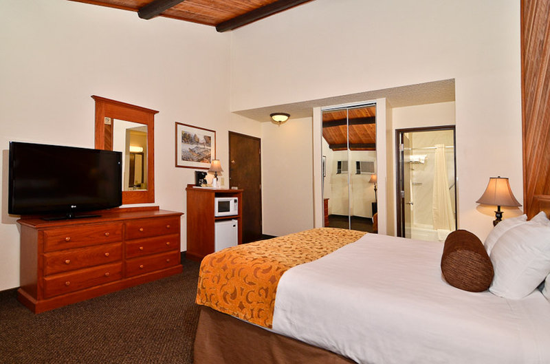 Best Western Plus Tree House - Mount Shasta, CA