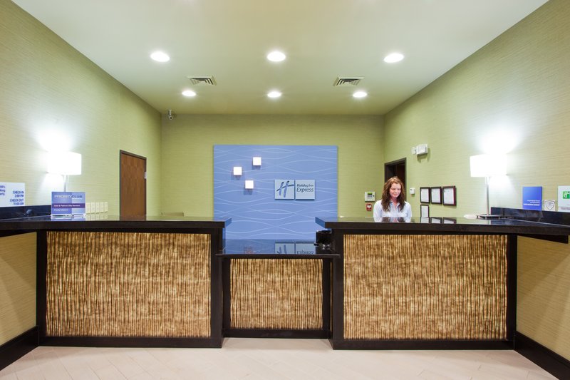 Holiday Inn Express & Suites WAYCROSS - Waycross, GA