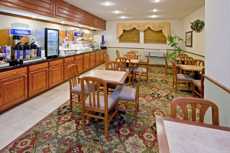 Holiday Inn Express - Uniondale, IN