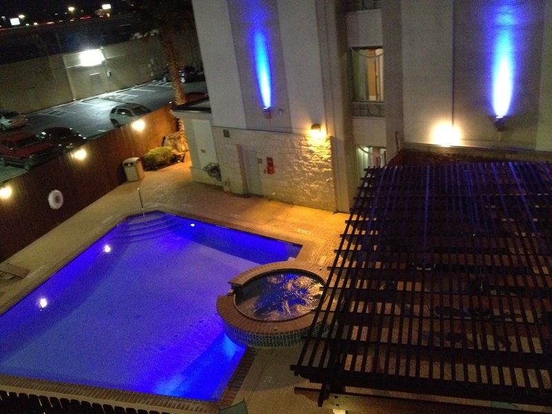 Holiday Inn Express & Suites BASTROP - Bastrop, TX