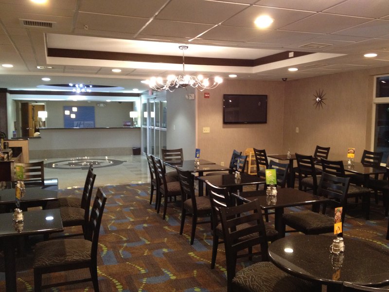 Holiday Inn Express & Suites BASTROP - Bastrop, TX