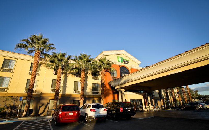 Holiday Inn Express & Suites CATHEDRAL CITY (PALM SPRINGS) - Yucca Valley, CA