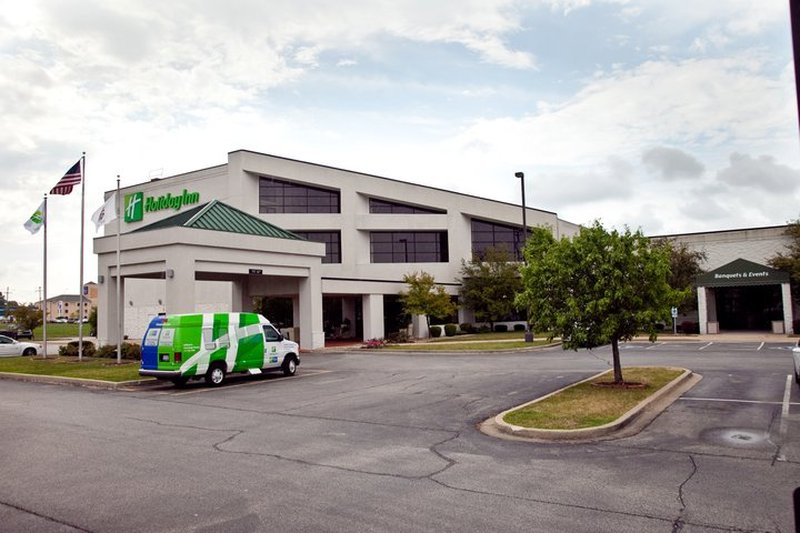 Holiday Inn Express & Suites URBANA-CHAMPAIGN (U OF I AREA) - Urbana, IL