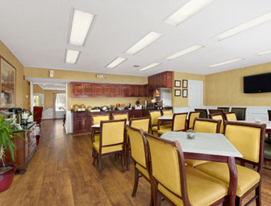 Baymont By Wyndham Kingsland - Kingsland, GA