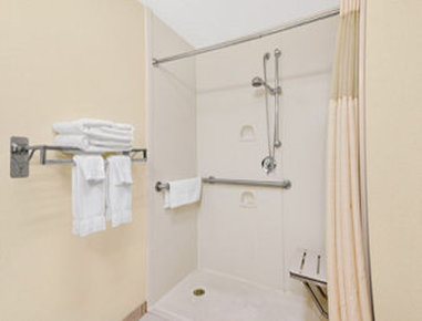 Holiday Inn Express-Hampton - Hampton, VA