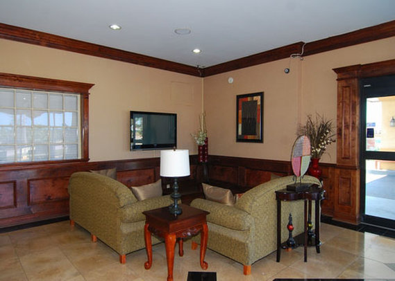 Econo Lodge - Conroe, TX