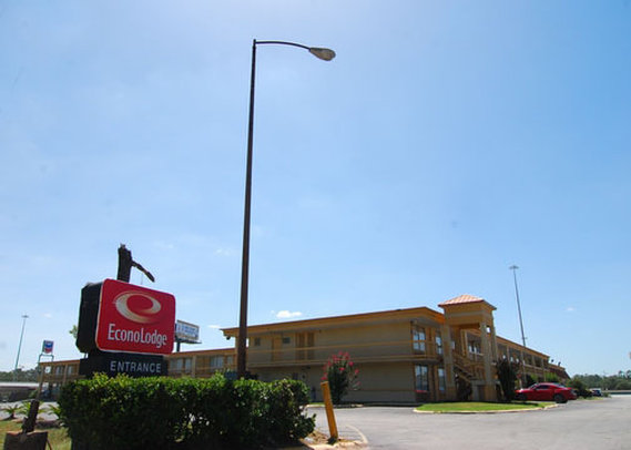 Econo Lodge - Conroe, TX