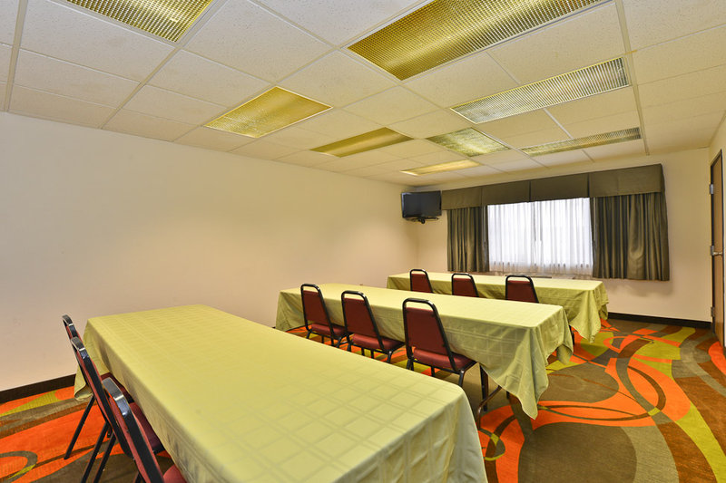 Ramada By Wyndham Platte City KCI Airport - Platte City, MO