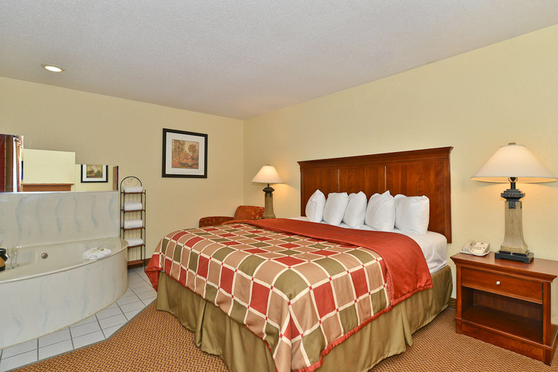 Ramada By Wyndham Platte City KCI Airport - Platte City, MO