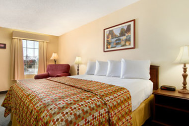 Baymont Inn & Suites Georgetown/Near Georgetown Marina - Georgetown, SC