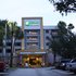 Holiday Inn Express Hotel & Suites