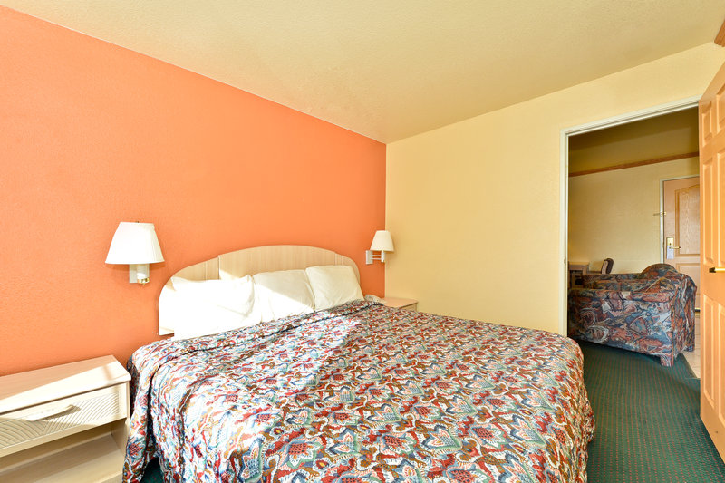 Americas Best Value Inn & Suites Colorado Springs Co - Colorado Springs, CO