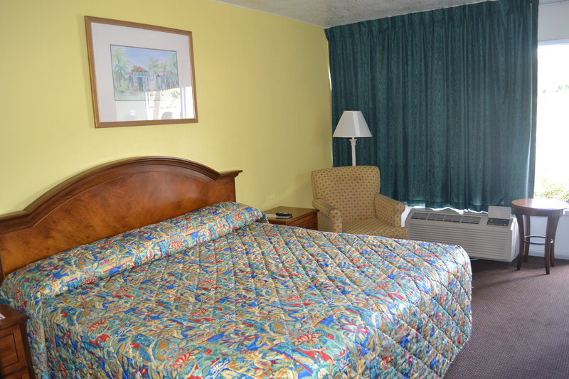 Econo Lodge Space Center - Cocoa, FL
