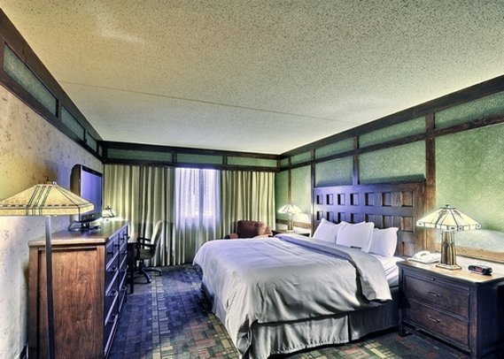 Clarion Hotel & Conference Center - Columbus, IN