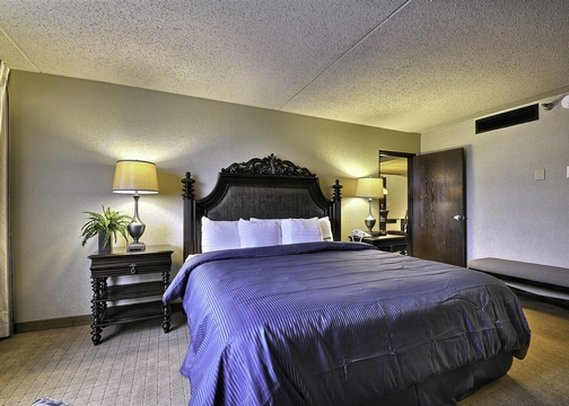Clarion Hotel & Conference Center - Columbus, IN
