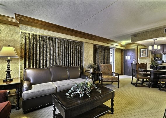 Clarion Hotel & Conference Center - Columbus, IN