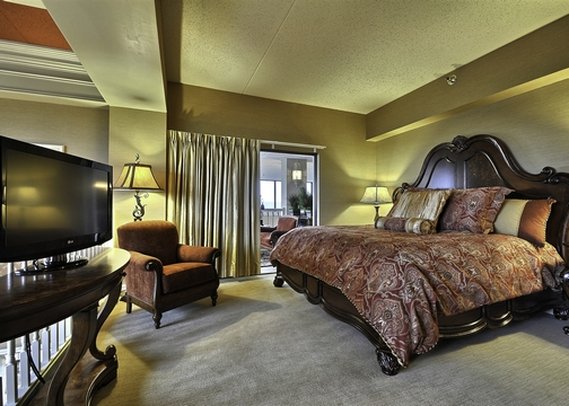 Clarion Hotel & Conference Center - Columbus, IN