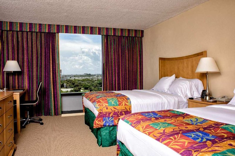 Hilton-Cocoa Beach Oceanfront - Cocoa Beach, FL