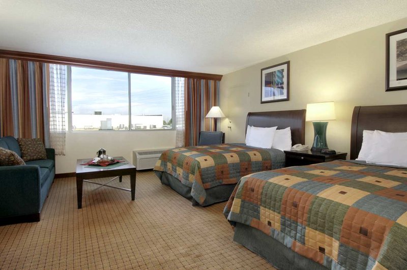 Doubletree By Hilton Hotel Denver-Stapleton North - Denver, CO