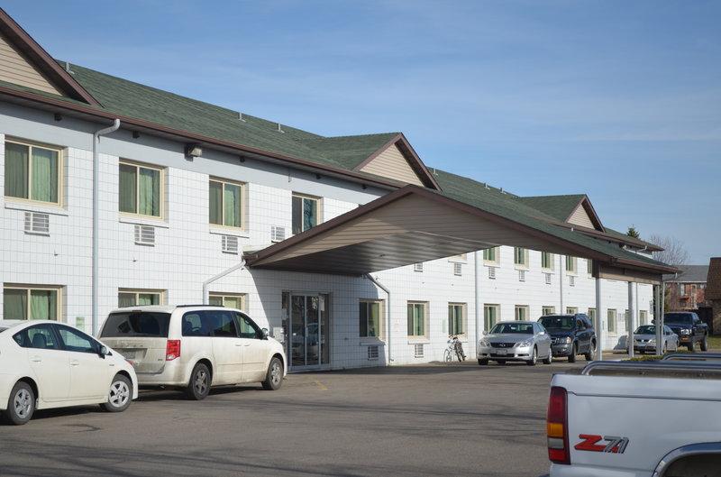 Grand Inn Of Moorhead - Moorhead, MN