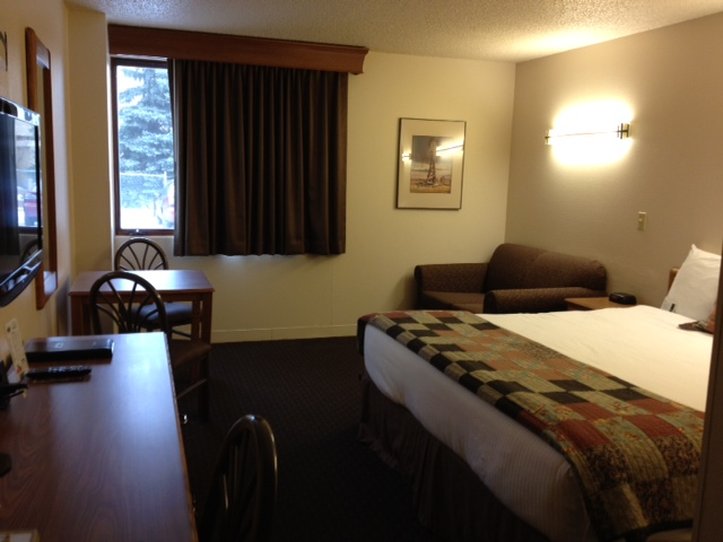 Expressway Inn - Bismarck, ND