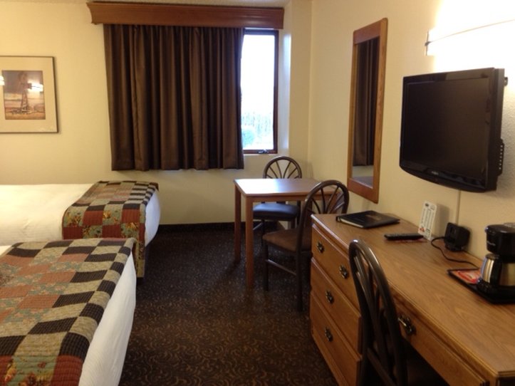 Expressway Inn - Bismarck, ND