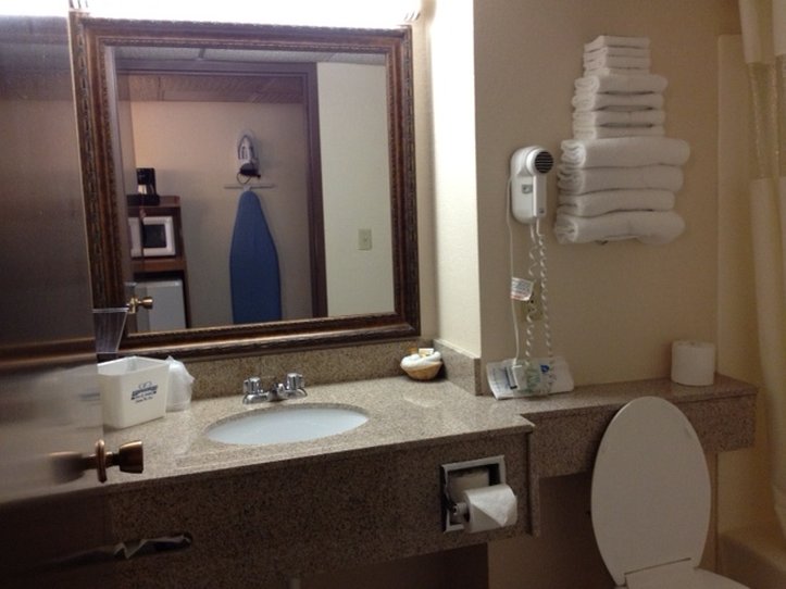Expressway Inn - Bismarck, ND
