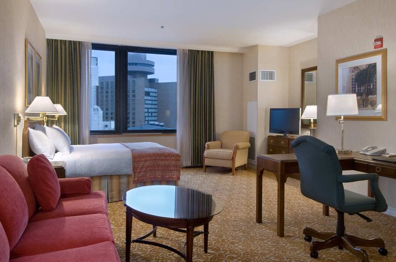 Hilton Indianapolis Hotel & Suites - Indianapolis, IN