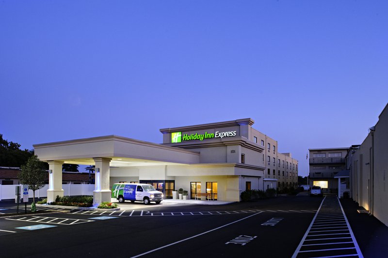 Holiday Inn Express PHILADELPHIA AIRPORT - Marcus Hook, PA