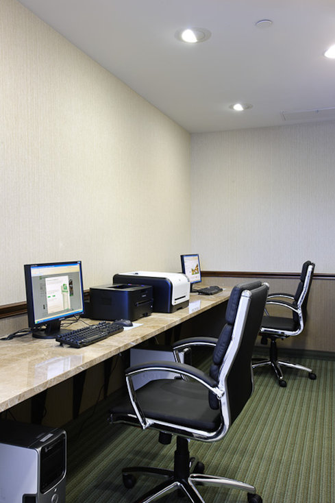 Holiday Inn Express PHILADELPHIA AIRPORT - Marcus Hook, PA