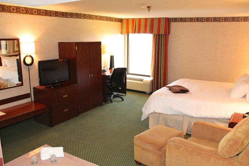 Hampton Inn & Suites Sandusky/Milan - Milan, OH