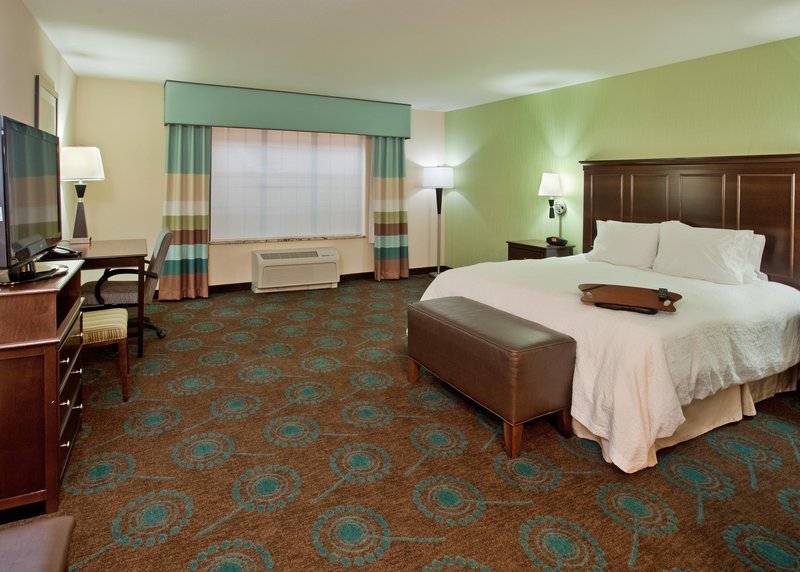 Hampton Inn & Suites St. Cloud, MN - Saint Cloud, MN