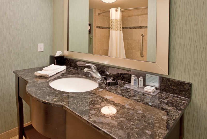 Hampton Inn & Suites St. Cloud, MN - Saint Cloud, MN