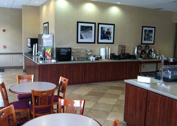 Hampton Inn & Suites Orlando-North/Altamonte Springs - Altamonte Springs, FL