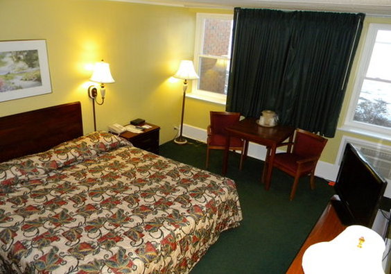 Baxter Park Inn Millinocket - Millinocket, ME