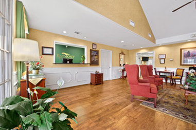 Baymont Inn & Suites Waycross - Waycross, GA
