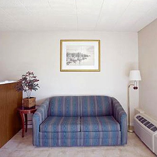 Americas Best Value Inn - New Stanton, PA