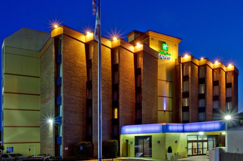 Holiday Inn Express MACON (I-75 & RIVERSIDE) - Macon, GA