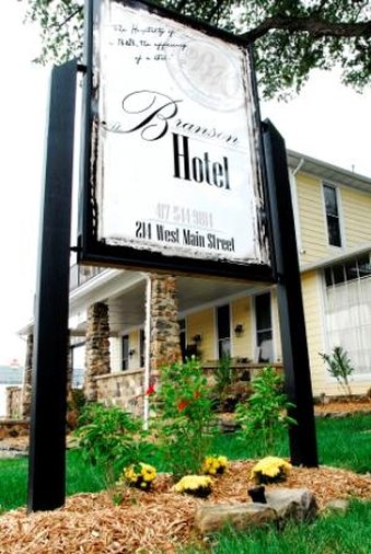 Branson Historic Hotel Bed and Breakfast Inn - Branson, MO