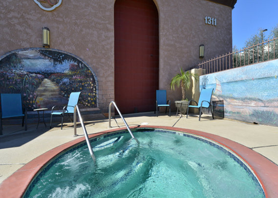 Red Tile Inn - Colton, CA