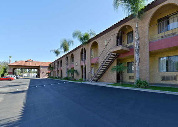 Red Tile Inn - Colton, CA
